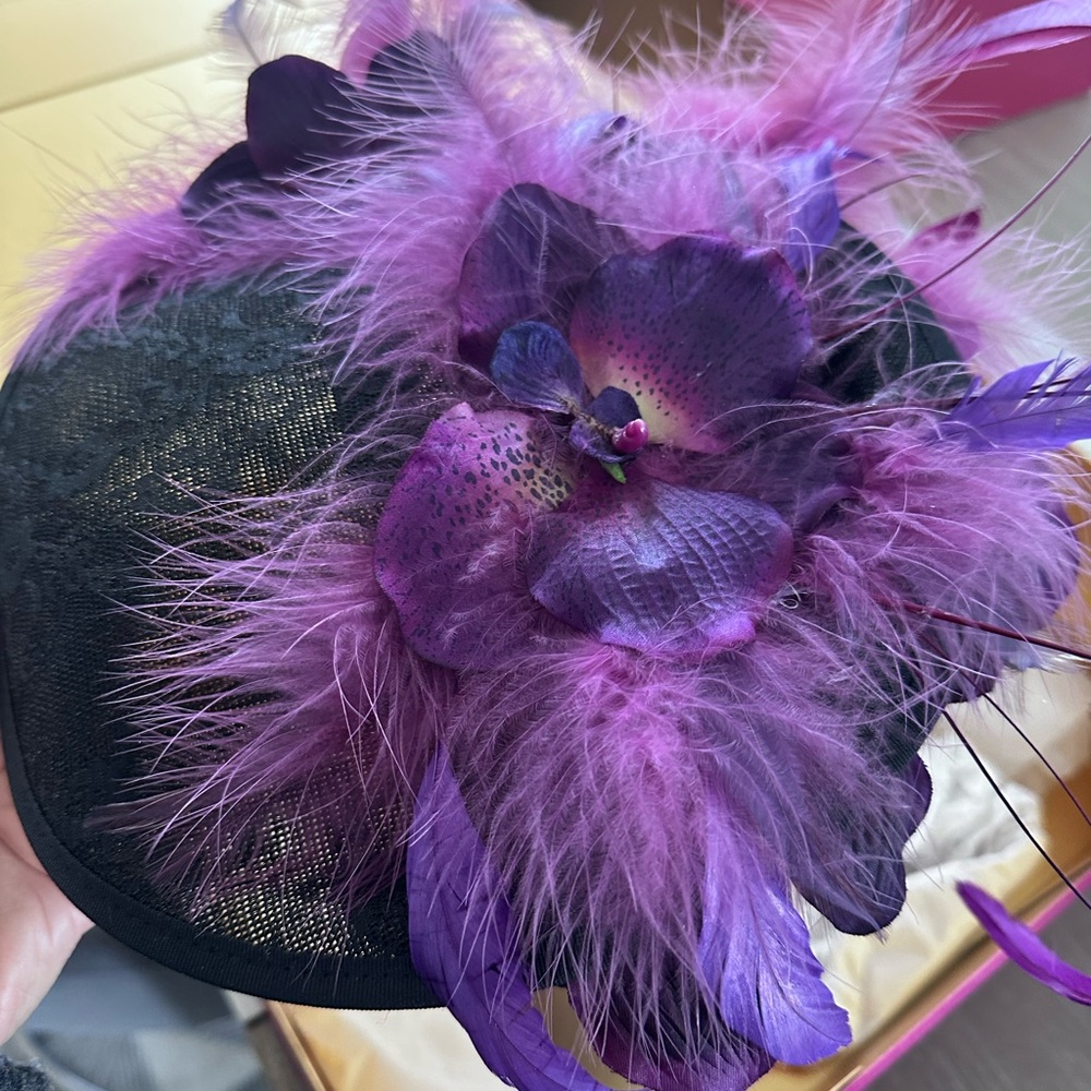 Royal Landon Elegant Purple Feathered Hat - New- only one, rare